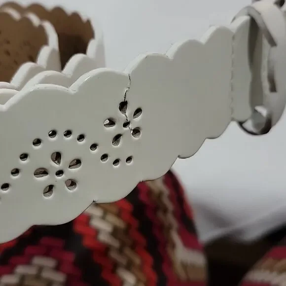 🖤5/$20🖤 White belt.. - Picture 8 of 8